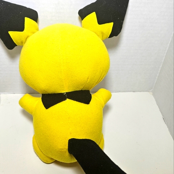 Pokémon Pichu Plush 11" Like New - Picture 2 of 3